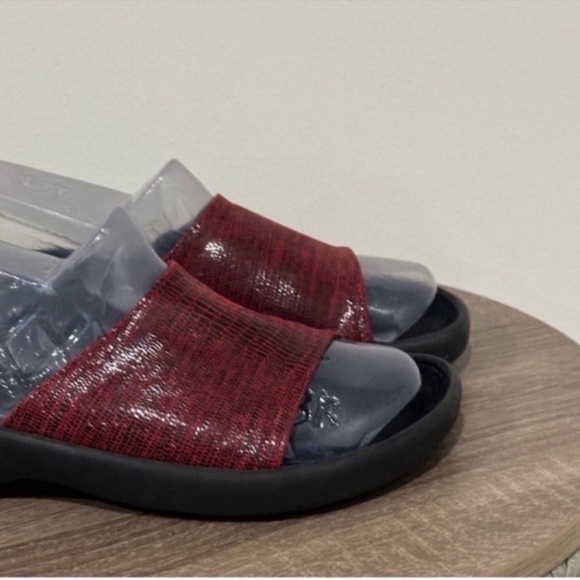 Tatami by Birkenstock Slides Sandals - Picture 3 of 6